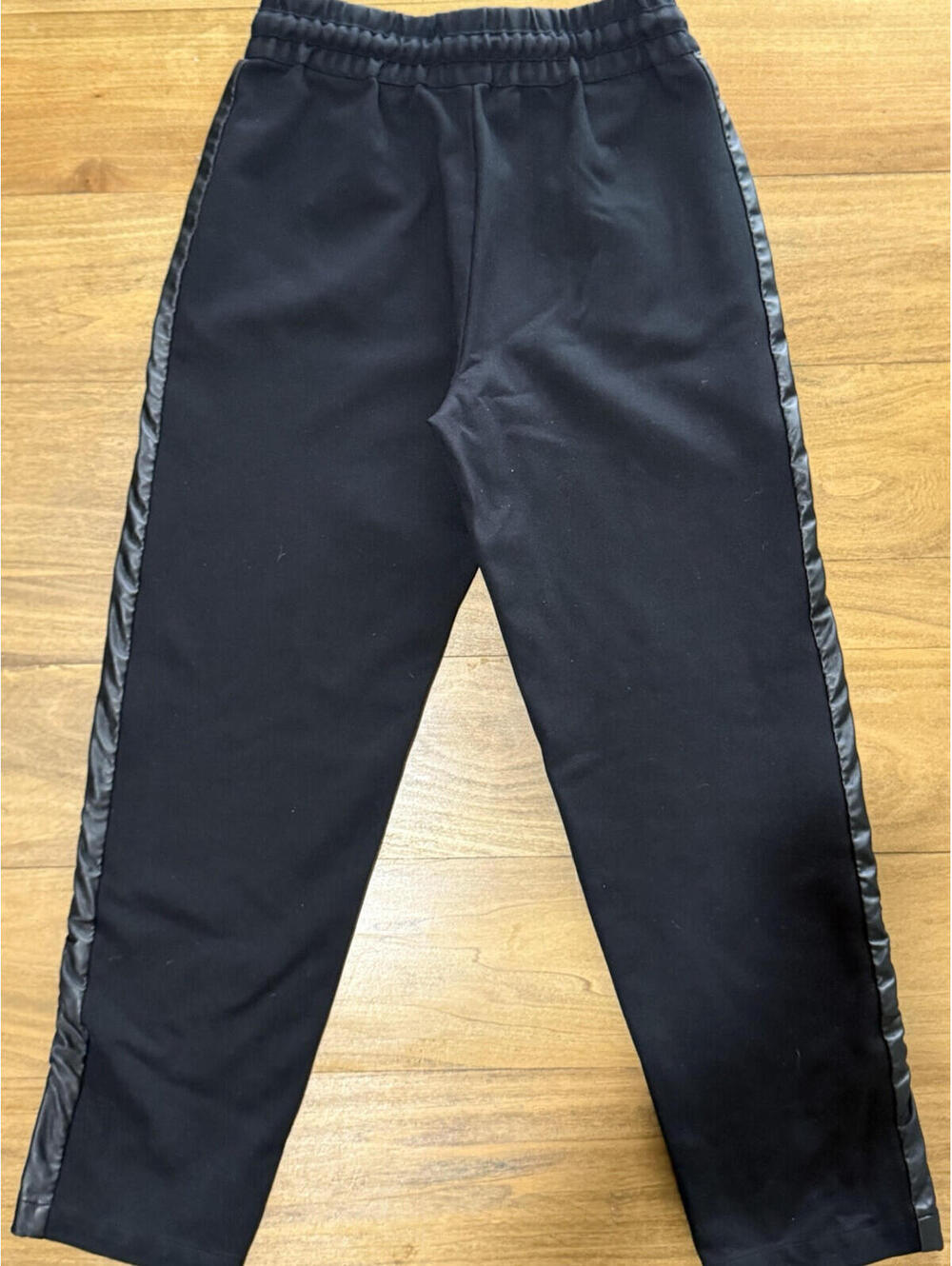 BCBG MAX AZRIA Casual Glam Jogger Pants Womens XS Black Faux Leather Side Stripe - Picture 3 of 8